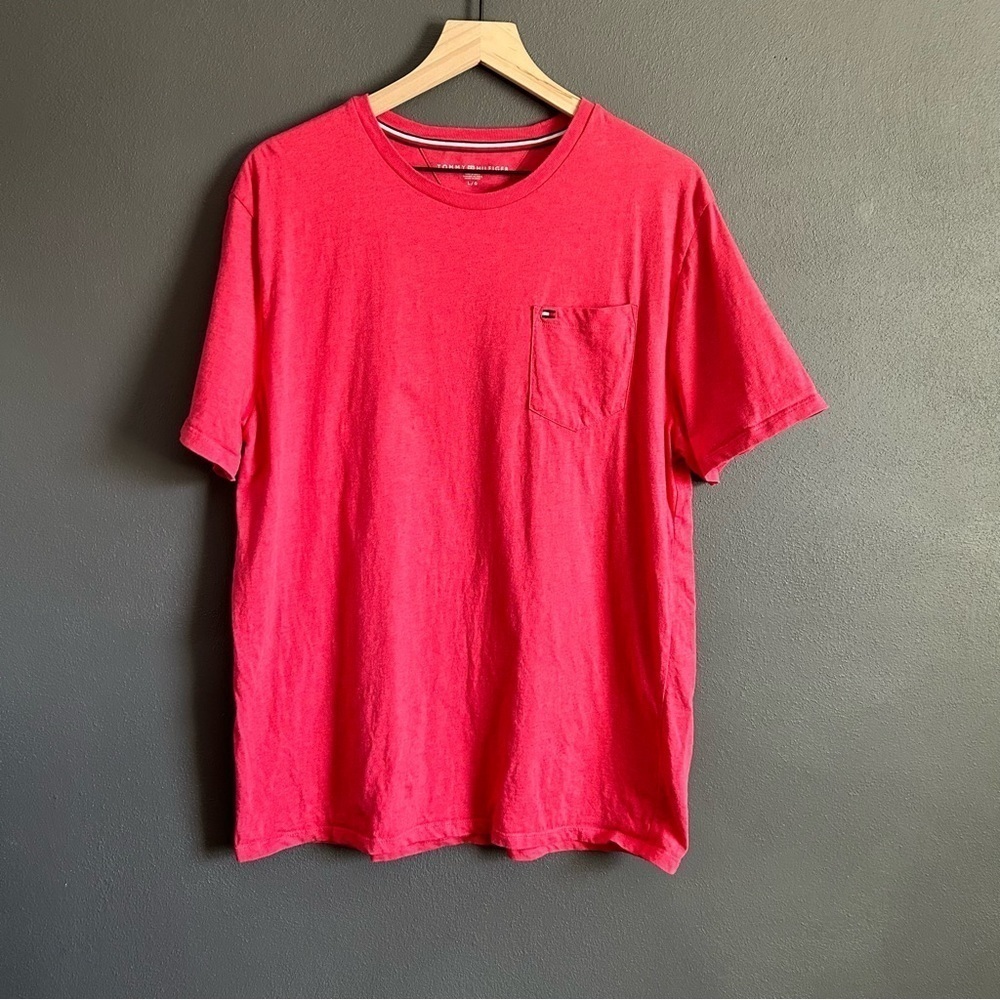 Tommy Hilfiger Men's Essential Short Sleeve Cotton Crewneck Pocket T-Shirt